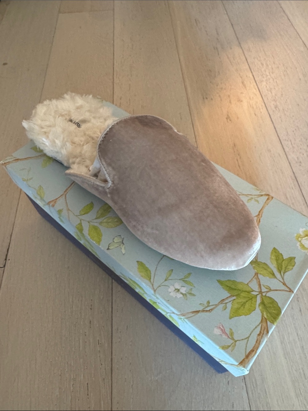 Birdies Velvet Slip-On Mule in Light Taupe with Faux-Fur Lining